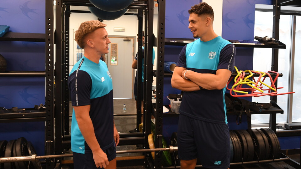 Isaak Davies, Yousef Salech