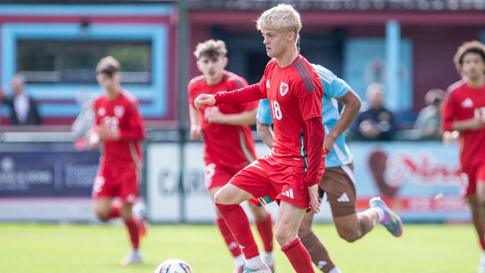 Mannie Barton in action for Wales' U19s