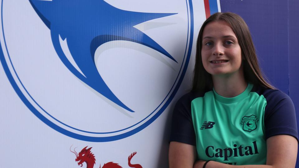 Mackenzie Olden signs for Cardiff City Women