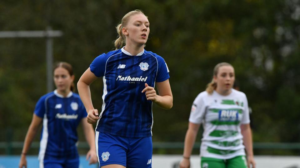 Madison Lloyd in action for Cardiff City Women
