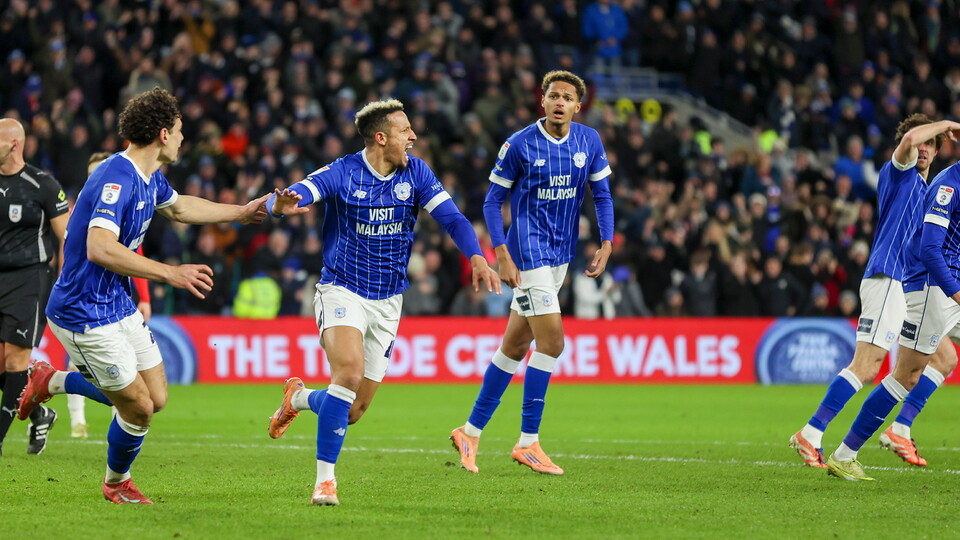 Callum Robinson scores for Cardiff City FC